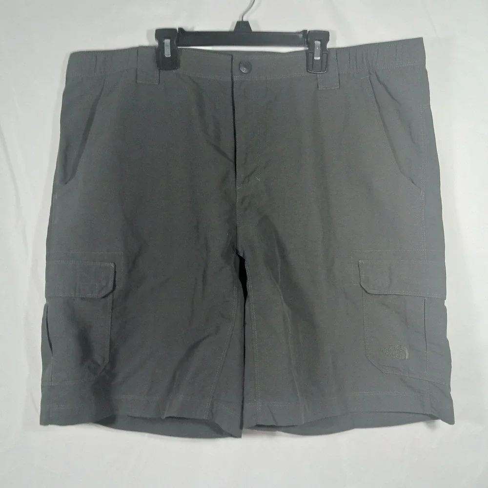 The North Face Cargo Shorts Mens Large Gray Excellent Hiking Outdoor Performance
